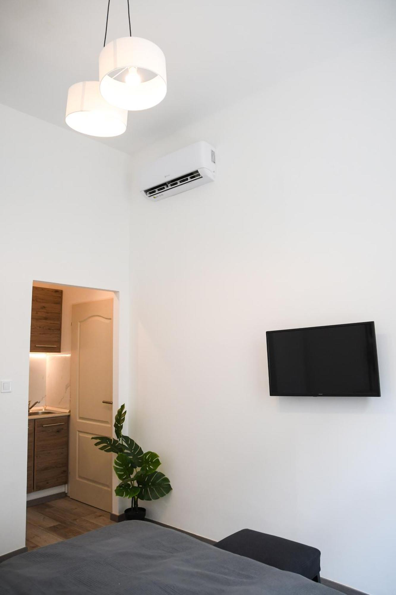 Buda Central Tiny Studios Budapest Extérieur photo