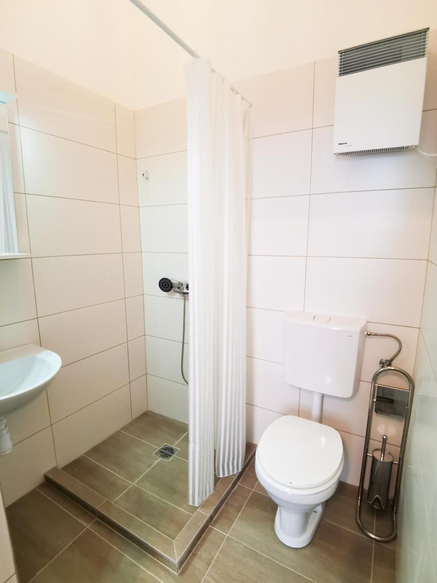 Buda Central Tiny Studios Budapest Extérieur photo